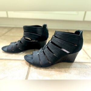 Donald Pliner black suede wedges size 9.5